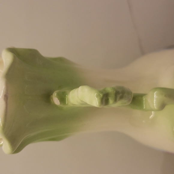 𝅺VINTAGE Ceramic Porcelain Flat Vase ornate handles and top farm picture centre - Picture 10 of 11